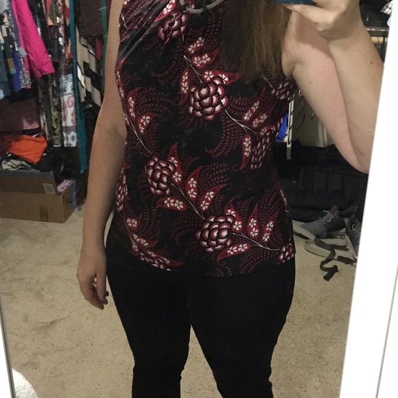 Red, white and Black top - Picture 3 of 3